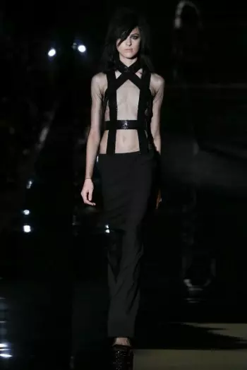 Tom Ford Goes 90s Glam për pranverën 2015