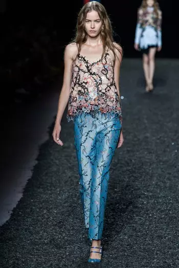 Mary Katrantzou 2015 İlkbaharı İçin Biraz Görünüm Gösterdi