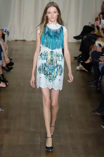 Marchesa สวมสไตล์โบฮีเมียนสำหรับฤดูใบไม้ผลิปี 2015