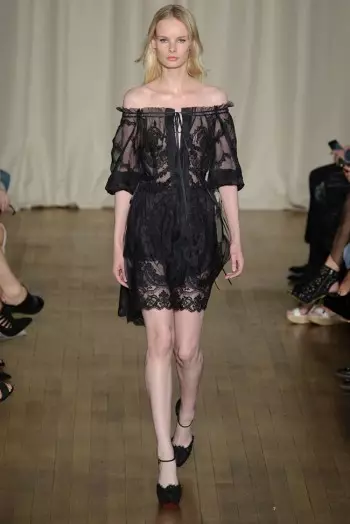 Marchesa สวมสไตล์โบฮีเมียนสำหรับฤดูใบไม้ผลิปี 2015