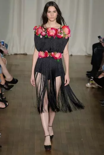 Marchesa สวมสไตล์โบฮีเมียนสำหรับฤดูใบไม้ผลิปี 2015