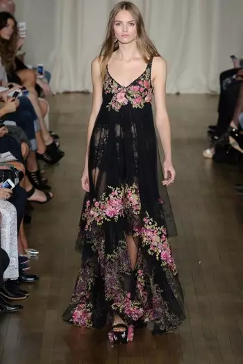 Marchesa สวมสไตล์โบฮีเมียนสำหรับฤดูใบไม้ผลิปี 2015