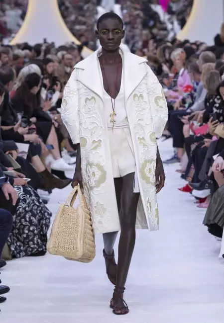 Valentino Avumbulutsa Zotolera za Dreamy Spring 2020