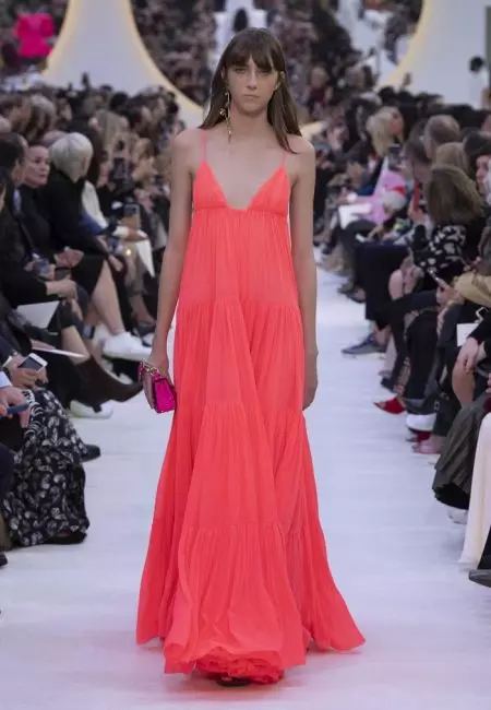 Valentino Ngumumake Koleksi Dreamy Spring 2020