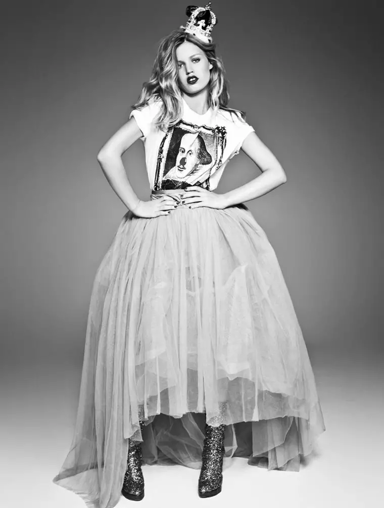جورجيا ماي جاغر بواسطة جاك ديكيكر إلى عن على Elle Brazil ، أبريل 2012