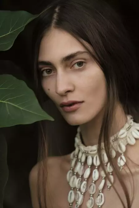 Free People assume a moda tropical para o catálogo de maio