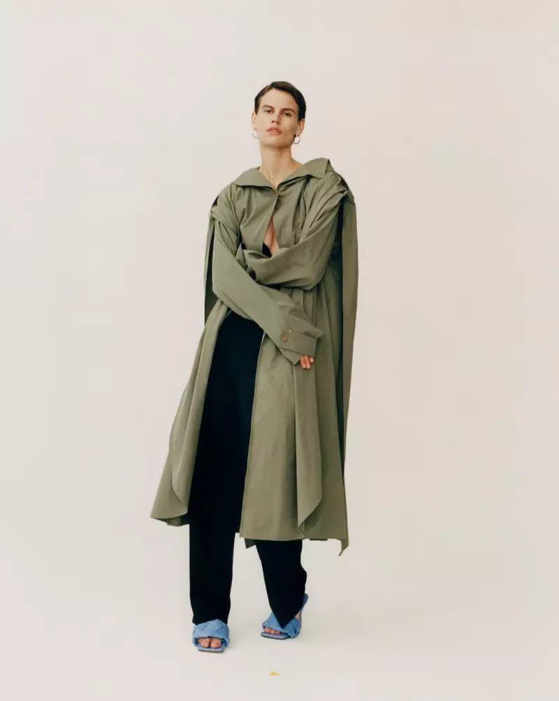 Saskia de Brauw posiert in auffälligen Styles für Vogue Korea