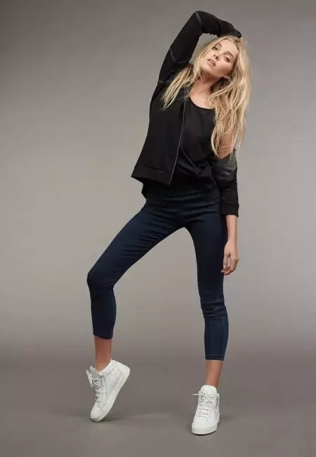 Elsa Hosk frape tout mouvman yo dwa nan Mavi Denim