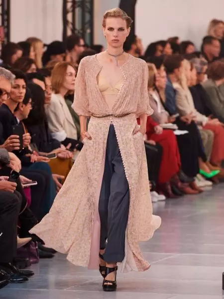 Chloe trae un estilo elegante para a primavera de 2020