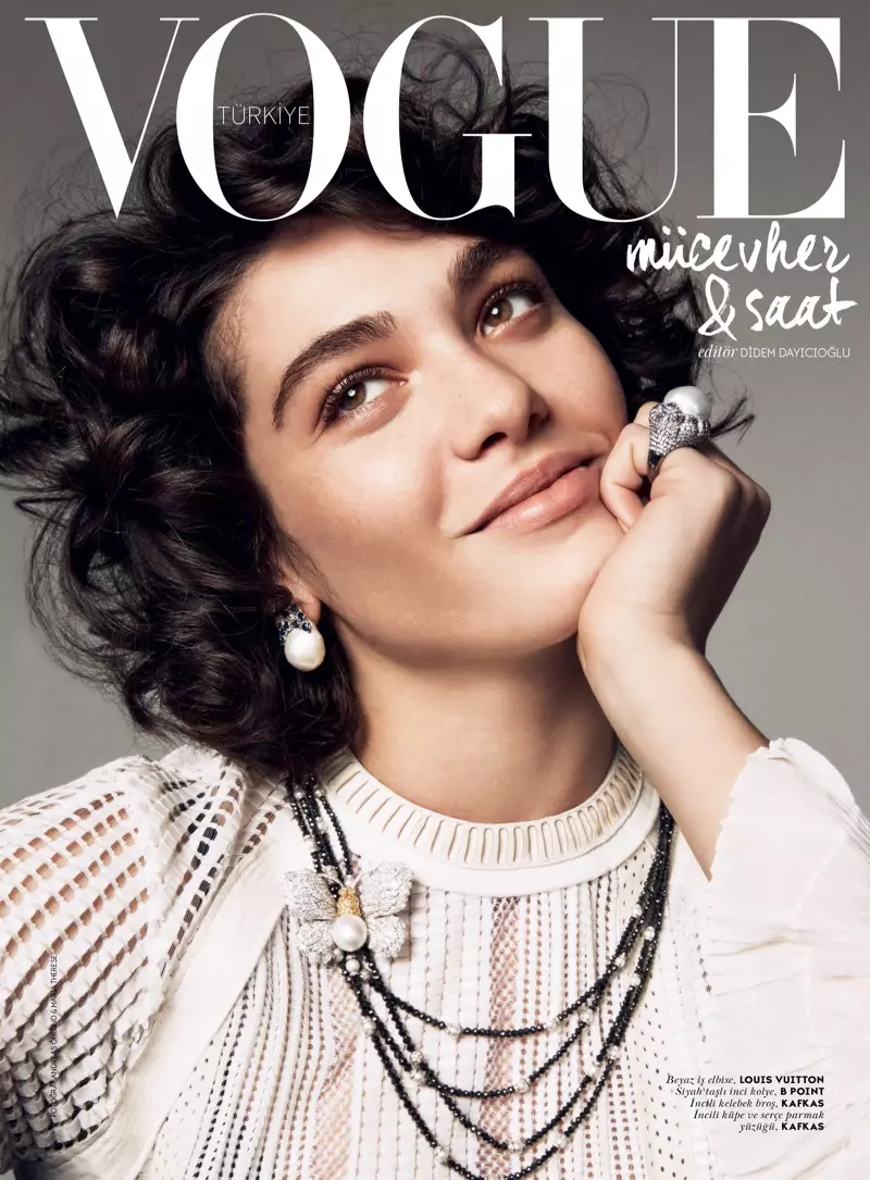 Steffy Argelich dadi bintang ing tambahan perhiasan kanggo majalah Vogue Turkey Mei 2015