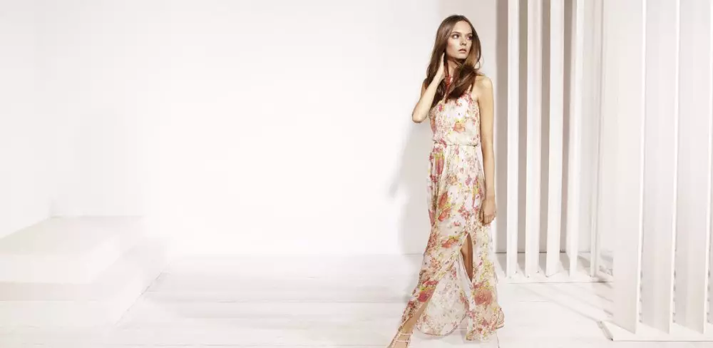 Massimo Dutti үшін Nimue Smit 2012 жылдың мамыр айындағы Lookbook