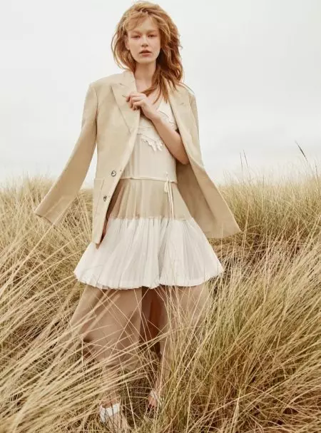 Hollie-May Saker modela les col·leccions prèvies a la tardor per a Harper's Bazaar UK