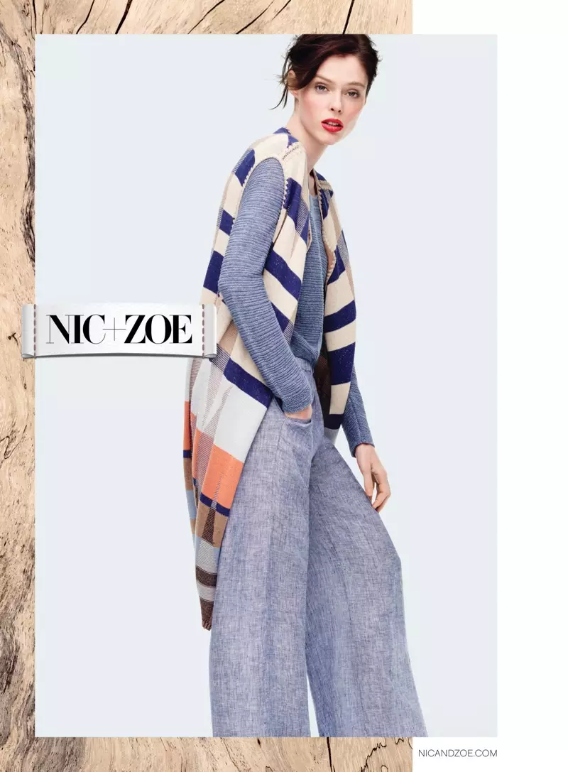 Coco Rocha posa con gilet lungo, maglione e pantaloni di lino della collezione primavera-estate 2016 di NIC + ZOE