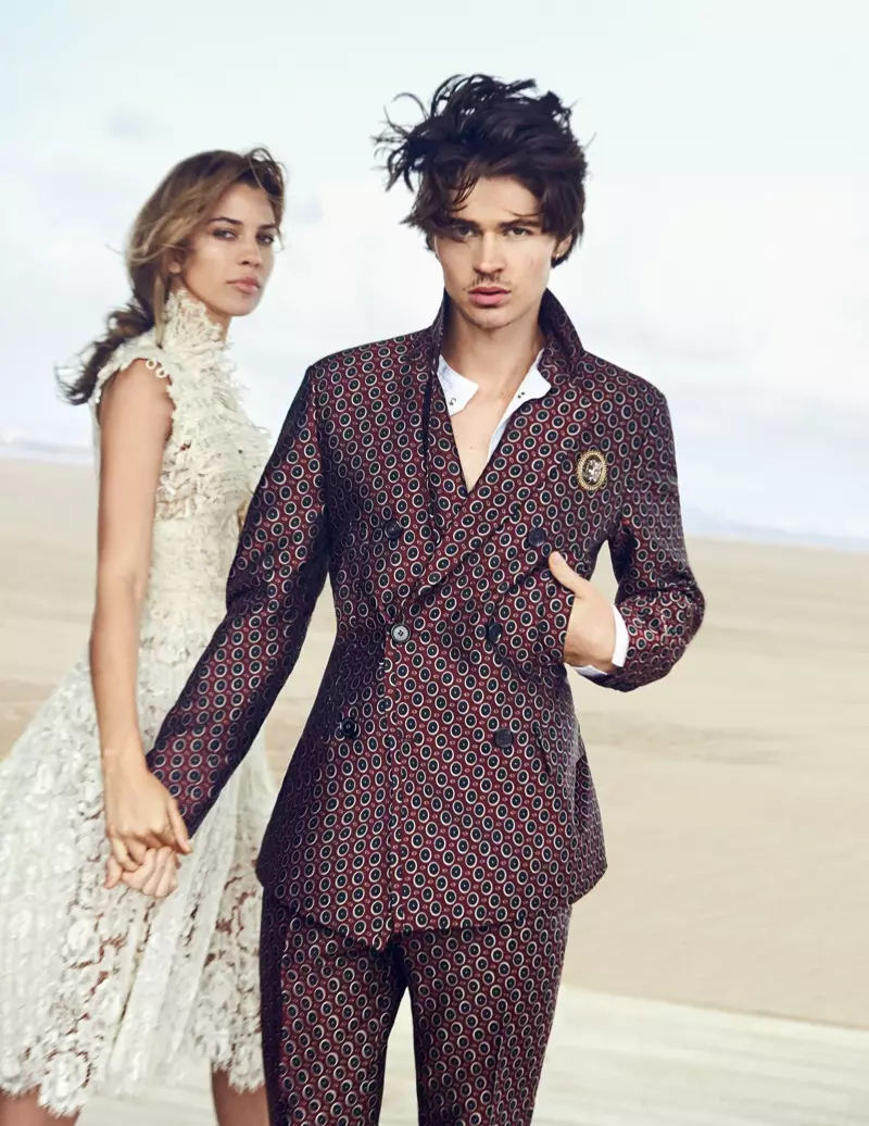 Will Peltz en Kenya Kinski Jones poseren in de lentecampagne van Ermanno Scervino in 2017