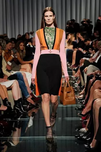 මුද්‍රණ සහ කලිසම්: මොනාකෝ හි Louis Vuitton's Cruise 2015 එකතුව