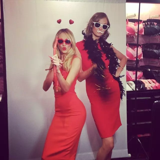 Candice Swanepoel + Karlie Kloss Celebrate Bombshells Day mei Victoria's Secret