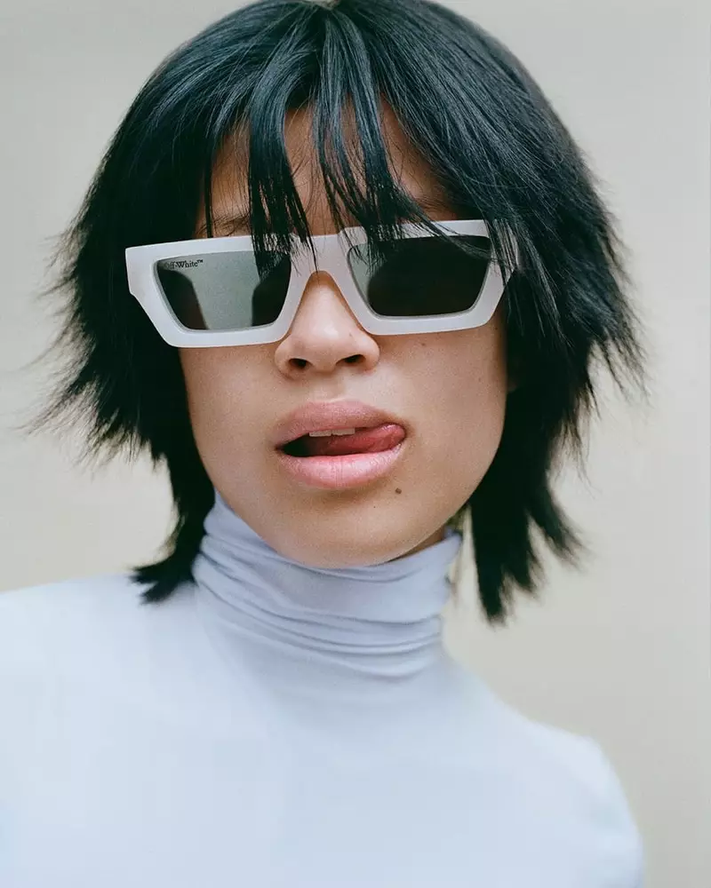 Justine Biticon ถ่ายแบบโคลสอัพในแคมเปญแว่นตา Off-White ฤดูร้อนปี 2021