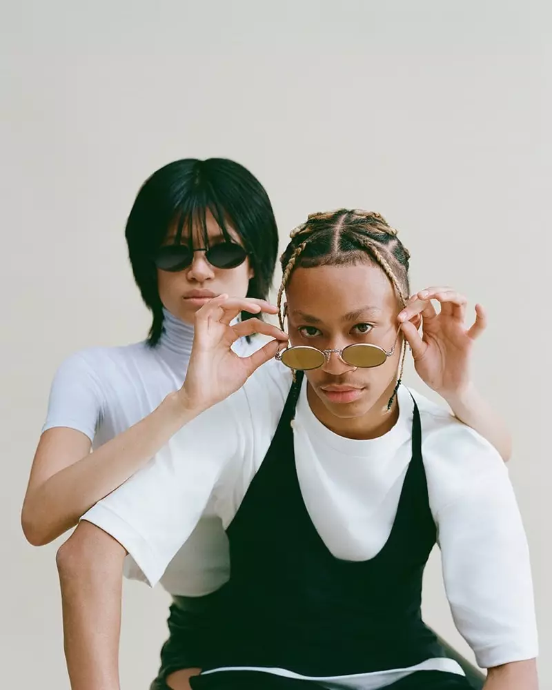 Justine Biticon und Lil Dre treten in der Sommerkampagne 2021 von Off-White Eyewear auf.