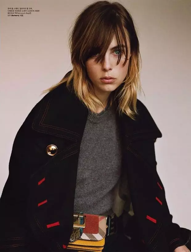 Edie Campbell yi uwe mwụda mara mma nke Burberry