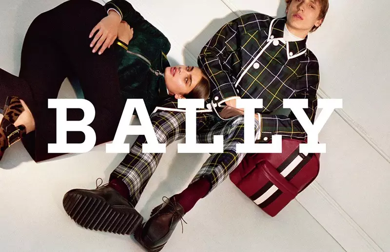 ቴይለር ሂል እና አንትዋን ዱቨርኖይስ በ Bally's መውደቅ-ክረምት 2017 ዘመቻ ላይ ኮከብ ሆነዋል