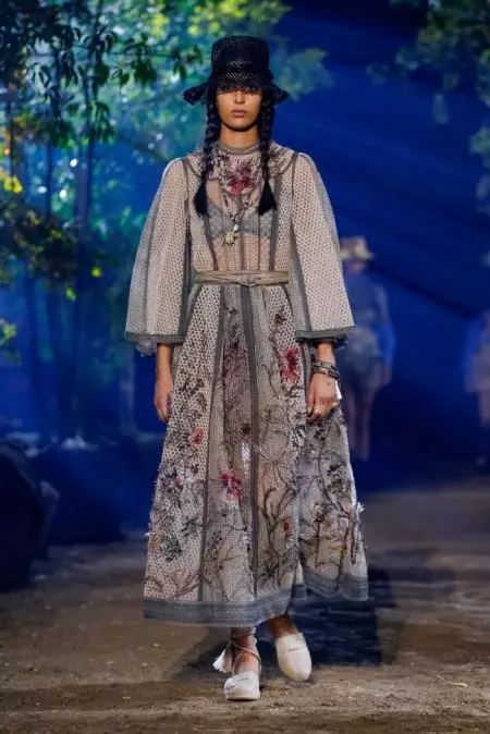 Dior prinaša naravno eleganco za pomlad 2020