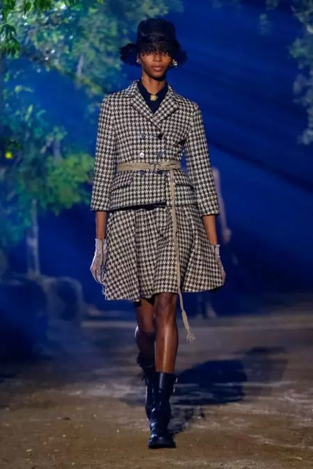 Dior prinaša naravno eleganco za pomlad 2020