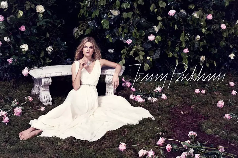 ภาพจากแคมเปญ Spring-Summer 2016 ของ Jenny Packham