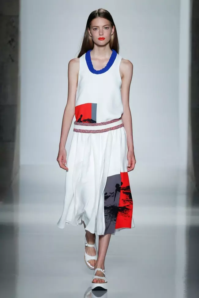 Un look della collezione primavera 2016 di Victoria Beckham