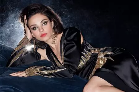 Mila Kunis Memakai Pakaian Pesta Bergemerlapan untuk Suntingan