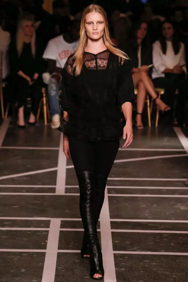 givechy-2015-spring-summer-runway46