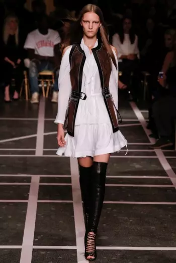 Givenchy Goes Black & White kwa Spring 2015