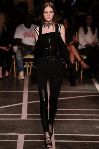 Givenchy pasa a ser branco e negro para a primavera de 2015