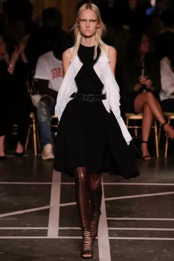 Givenchy pasa a ser branco e negro para a primavera de 2015