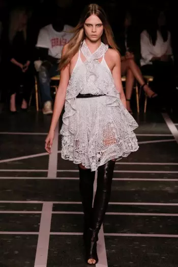 Givenchy pasa a ser branco e negro para a primavera de 2015