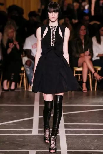 Givenchy pasa a ser branco e negro para a primavera de 2015