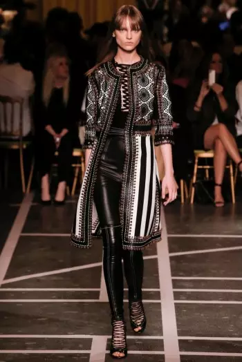 Givenchy Goes Black & White for våren 2015