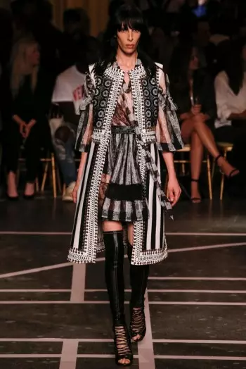 Givenchy pasa a ser branco e negro para a primavera de 2015