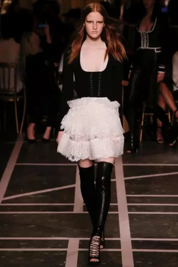 Givenchy Goes Black & White kwa Spring 2015