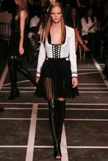 Givenchy pasa a ser branco e negro para a primavera de 2015