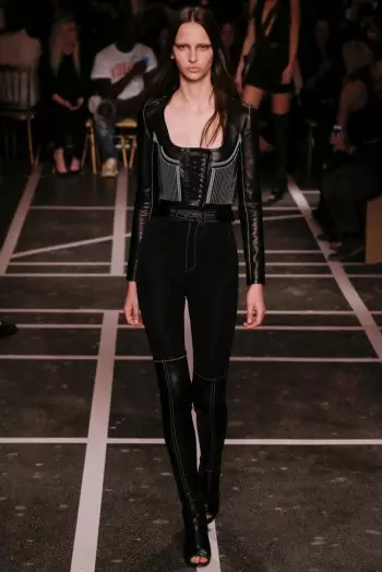 Givenchy 2015-нче елның язы өчен кара һәм ак була