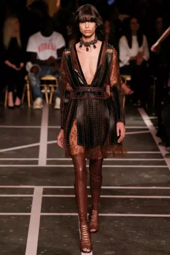 Givenchy pasa a ser branco e negro para a primavera de 2015