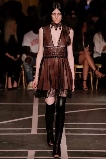 Givenchy pasa a ser branco e negro para a primavera de 2015