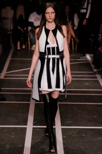 Givenchy pasa a ser branco e negro para a primavera de 2015