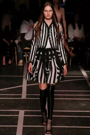 Givenchy Goes Black & White kwa Spring 2015