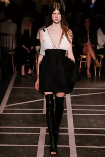 Givenchy pasa a ser branco e negro para a primavera de 2015