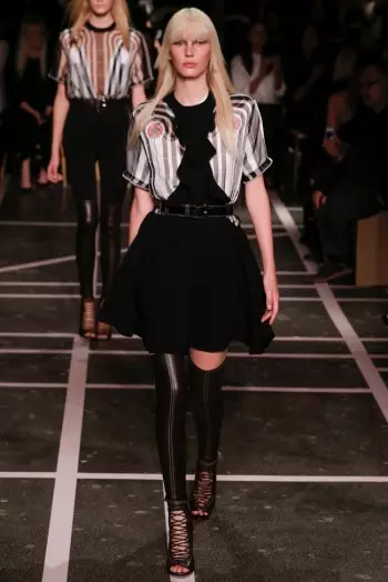 Givenchy 2015-ci ilin yazında ağ-qara rəngdədir