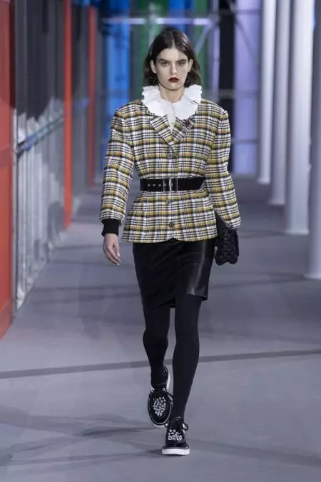 लुई Vuitton 2019 के पतन के लिए एक्लेक्टिक चला जाता है