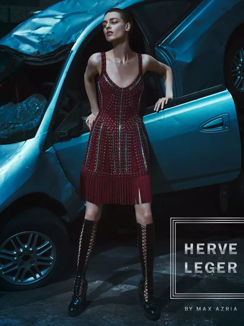 Iklan musim gugur 2016 Herve Leger nampilake gaun sing dihiasi pinggiran