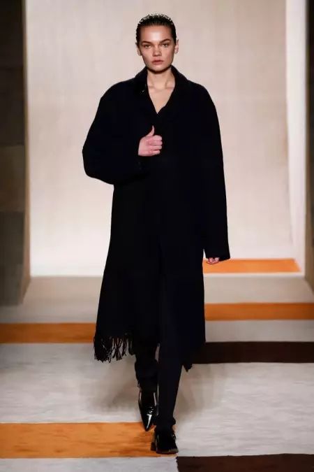 Victoria Beckham Fall 2016 | New York Fashion Week