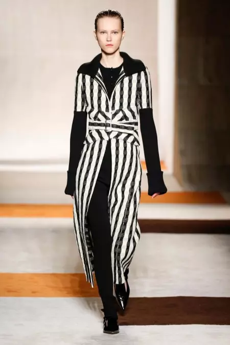 Victoria Beckham Fall 2016 | New York Fashion Week